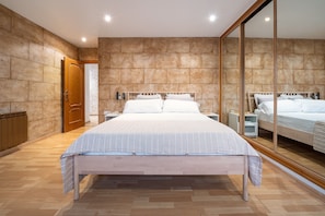 5 Schlafzimmer, Bügeleisen/Bügelbrett, kostenloses WLAN, Bettwäsche