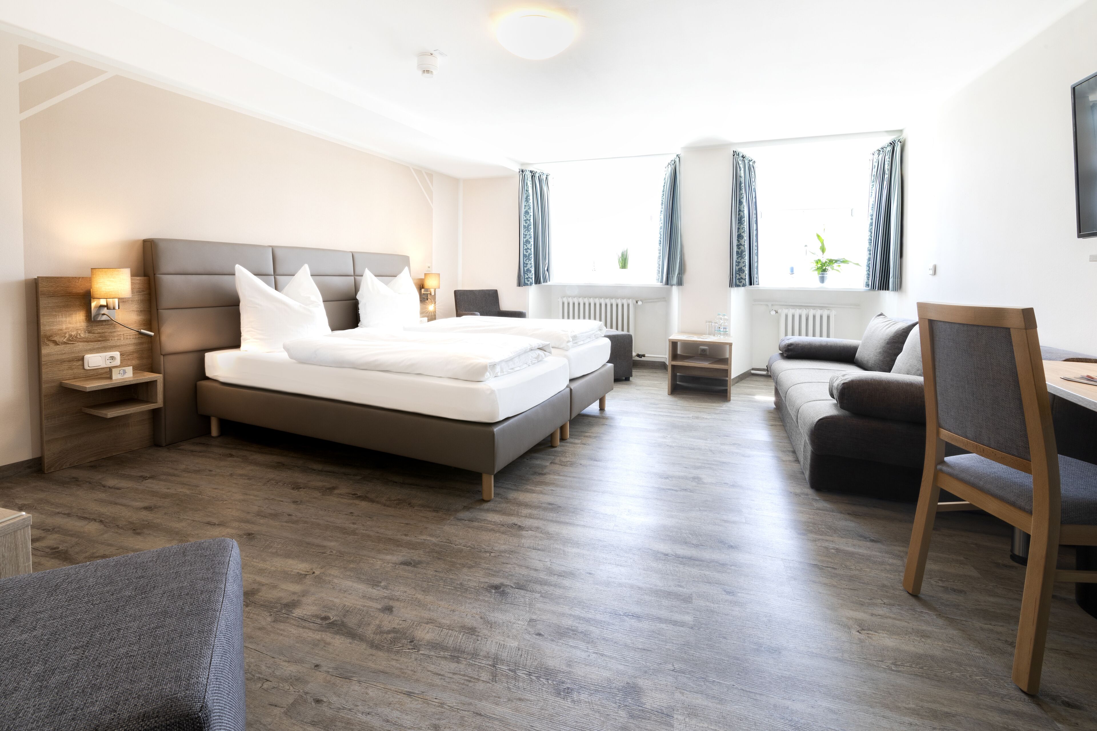 Comfort Double Room | Soundproofing, free WiFi, bed sheets