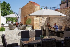 Terrace/patio - Hotelgasthof Bayerischer Hof (Sulzbach-Rosenberg)