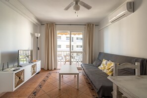 TV - Holiday Apartment Bahia 327 with Sea View, Balcony & Wi-Fi (Nerja)