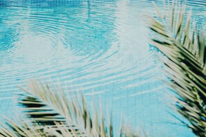 2 outdoor pools, open 10:00 AM to 7:00 PM, pool umbrellas, pool loungers - Hotel Bougainvillier Djerba (Djerba Midun)