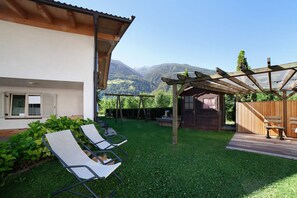 Property grounds - Apartment "Waalhof Ferienwohnung Gala" with Mountain View, Shared Garden & Wi-Fi (Kastelbell-Tschars)