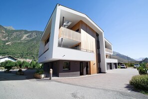 Exterior - Apartment "Waalhof Ferienwohnung Gala" with Mountain View, Shared Garden & Wi-Fi (Kastelbell-Tschars)