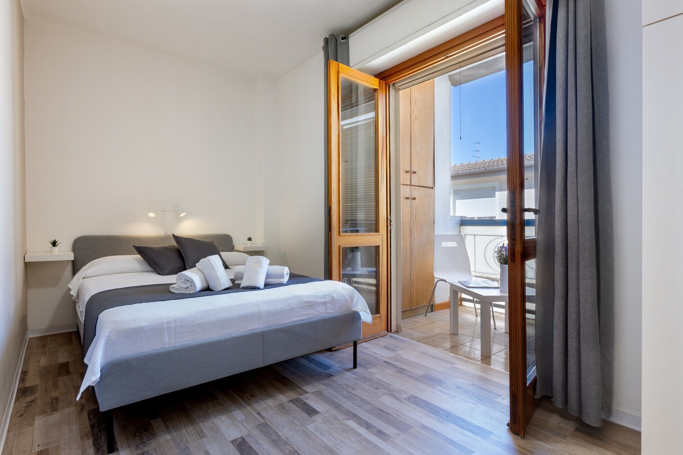 2 dormitorios, tabla de planchar con plancha, wifi gratis y ropa de cama