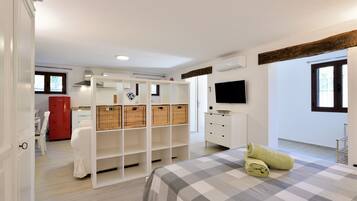 1 bedroom, iron/ironing board, free WiFi, bed sheets