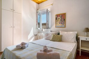 1 bedroom, iron/ironing board, free WiFi, bed sheets