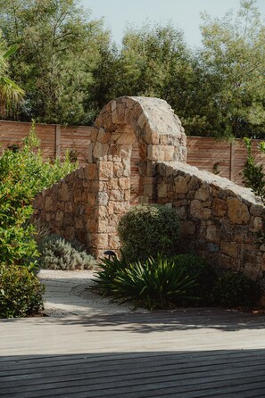 Property grounds - Villa Ryx with Pool, Sea View, Wi-Fi, and Air Conditioning (Grimaud)