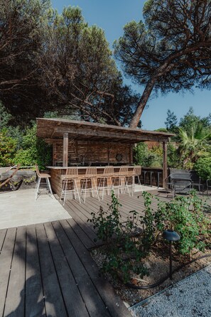 Outdoor dining - Villa Ryx with Pool, Sea View, Wi-Fi, and Air Conditioning (Grimaud)