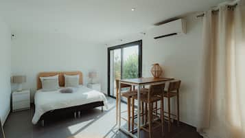 8 Schlafzimmer, Bügeleisen/Bügelbrett, kostenloses WLAN, Bettwäsche