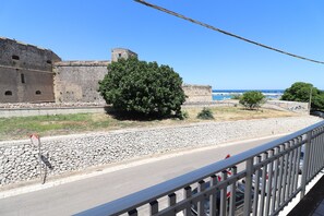 Property grounds - Casa Paola Otranto Apartment with Sea View, Balcony and Air Conditioning (otranto)