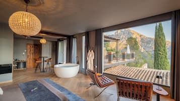 Executive-værelse | Pengeskab på værelset, lydisolering, gratis Wi-Fi, sengetøj