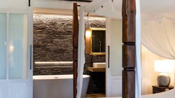 Articles de toilette gratuits, sĂšche-cheveux, serviettes fournies