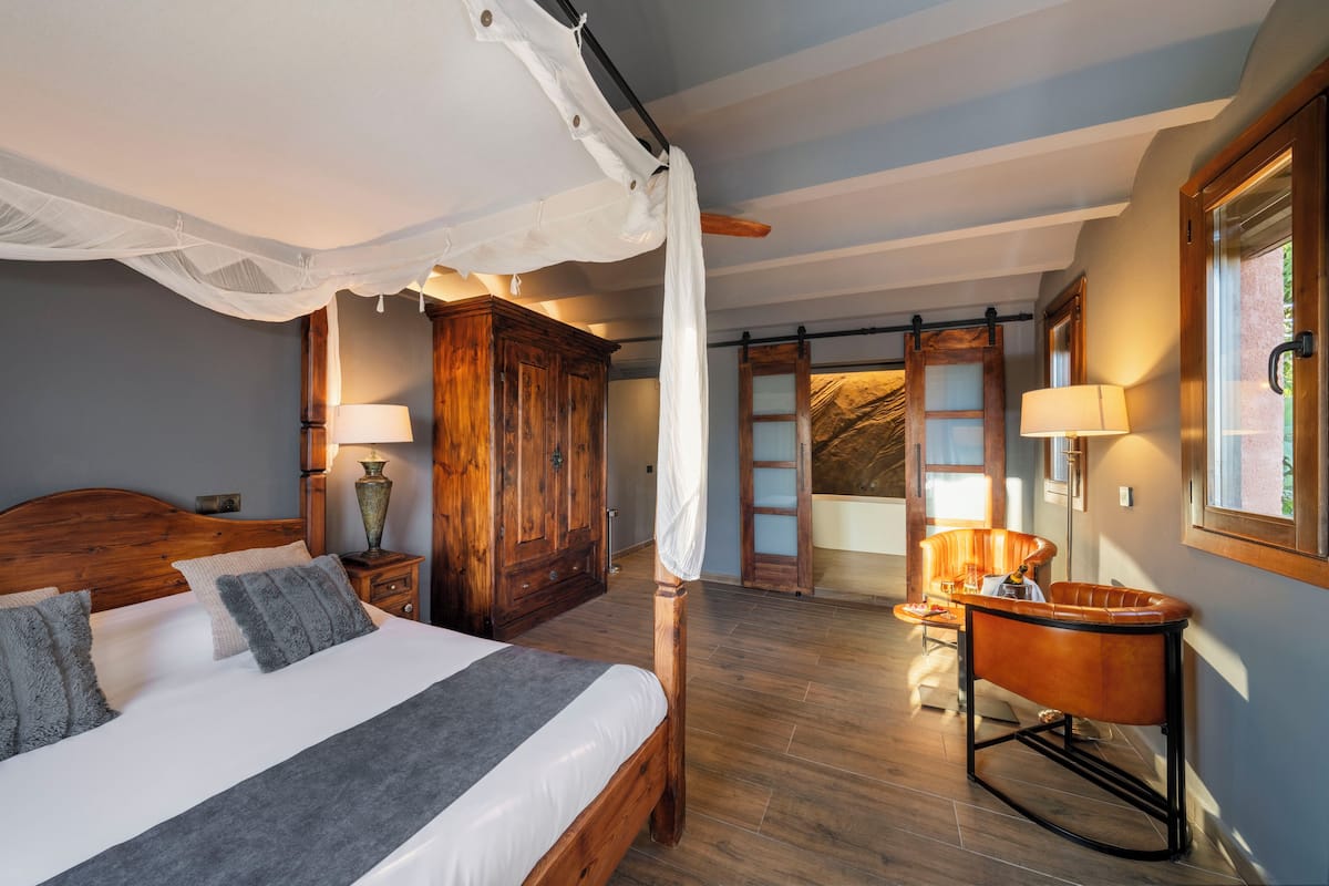 Chambre Élite | Coffres-forts dans les chambres, chambres insonorisées, Wi-Fi gratuit