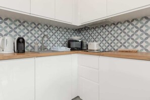 Kühlschrank, Herdplatte, Geschirrspüler
