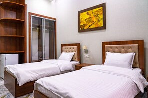 Deluxe Double or Twin Room | Laptop workspace, free WiFi, bed sheets - Macan Terrace Hotel (Tashkent)