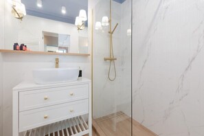 Shower, hair dryer, towels, shampoo - Spacious Apartment for 8 persons | Terrace | Parking (Kolobrzeg)