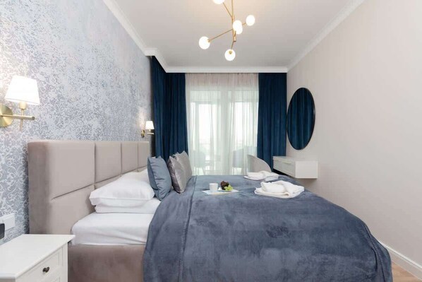 2 bedrooms, iron/ironing board, WiFi, bed sheets