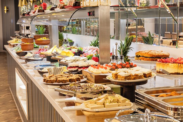 Petit déjeuner buffet compris tous les jours