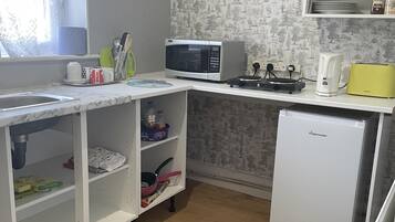 Rumah | Dapur pribadi | Lemari es, microwave, oven, dan kompor