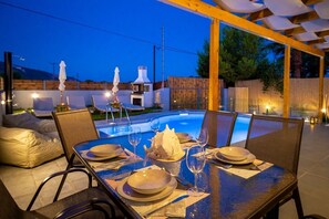 Outdoor dining - Aurelia Villa - 2 bedroom villa with private pool (Zakynthos)