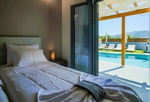 3 bedrooms, in-room safe, travel cot, free WiFi - Aurelia Villa - 2 bedroom villa with private pool (Zakynthos)