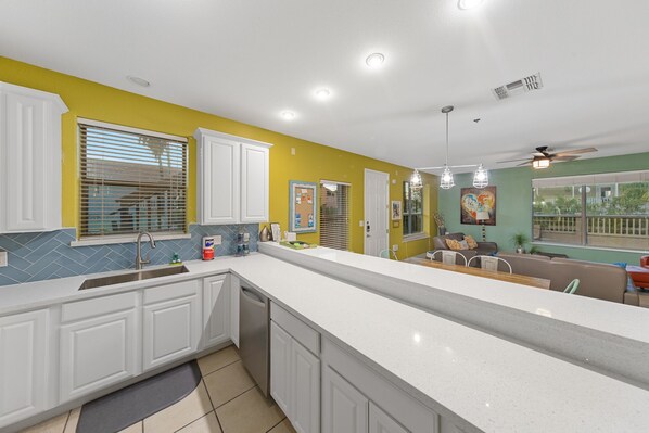 Fridge, microwave, oven, stovetop - Come Relax at Casa de Colores Condo by the BEACH (South Padre Island)