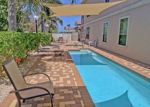 Pool - Come Relax at Casa de Colores Condo by the BEACH (South Padre Island)