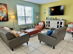 Smart TV - Come Relax at Casa de Colores Condo by the BEACH (South Padre Island)