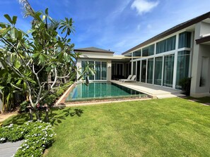 Exterior - Peykaa Villa by Lofty (Thep Krasattri)