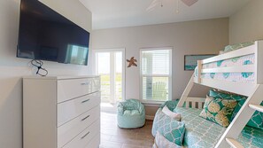 5 bedrooms, free WiFi, bed sheets