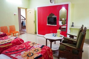 Iron/ironing board, free WiFi, bed sheets