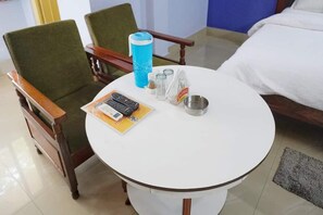 Iron/ironing board, free WiFi, bed sheets