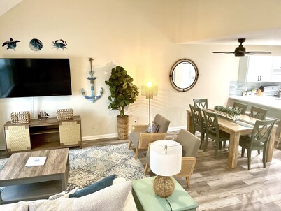 Boho-Style Beach House, Shared Pool Access, Walk to Beach by Tybee Cottages