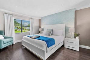3 bedrooms, iron/ironing board, travel cot, WiFi - Welcome to Happy Daze – A Bright, Tropical Retreat with a Private Pool Near It All! (Oakland Park)