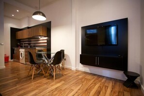 Dining - Mezquitilla Apartment - Historic Center (Málaga)
