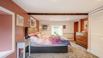 Stuga | 4 sovrum, individuell inredning, unika möbler och gratis wi-fi