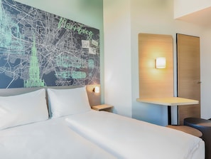 Double Room, Non Smoking (French Bed) | Desk, soundproofing, free WiFi, bed sheets - B&B Hotel Nürnberg-West (Nuremberg)