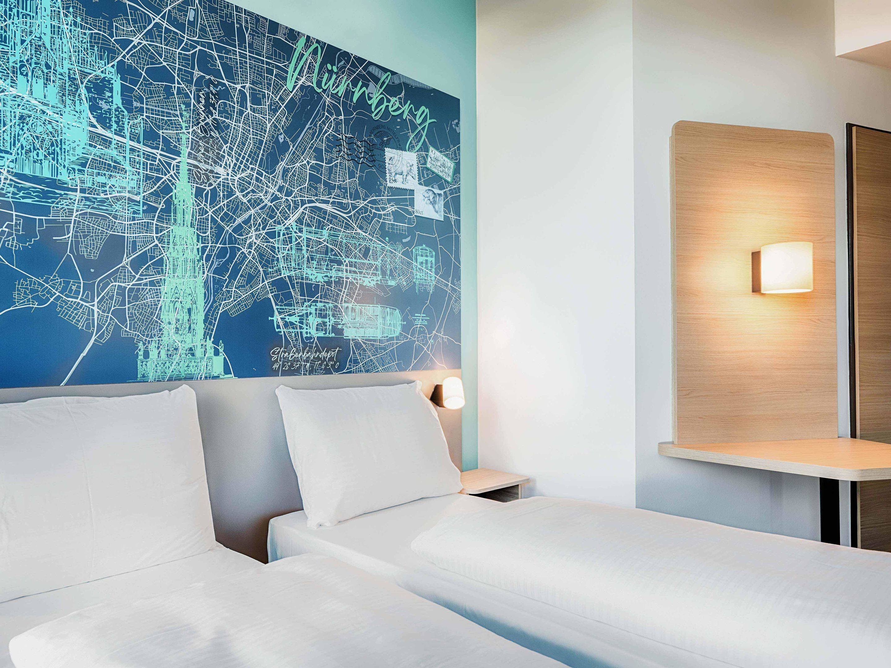 Kahden hengen huone (kaksi sänkyä), tupakointi kielletty | Työpöytä, äänieristys, ilmainen Wi-Fi, vuodevaatteet