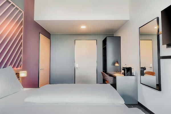 Bureau, chambres insonorisées, Wi-Fi gratuit, draps fournis