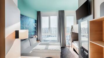 Familierom, ikke-røyk | Skrivebord, lydisolert, wi-fi (inkludert) og sengetøy