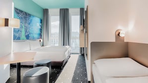 ห้องทริปเปิล, ปลอดบุหรี่ | โต๊ะทำงาน, ห้องเก็บเสียง, Wi-Fi ฟรี, ผ้าปูที่นอน