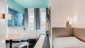 Dreibettzimmer, Nichtraucher | Schreibtisch, schallisolierte Zimmer, kostenloses WLAN, Bettwäsche