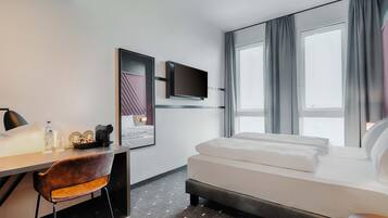 Schreibtisch, schallisolierte Zimmer, kostenloses WLAN, Bettwäsche