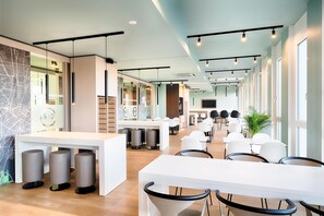 Daily buffet breakfast (EUR 13.9 per person)