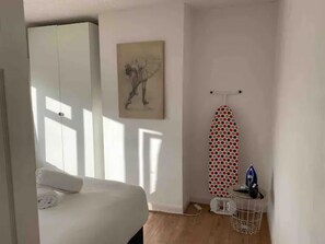 3 室のベッドルーム、WiFi