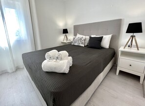 1 chambre, fer et planche à repasser, accès au Wi-Fi (inclus)