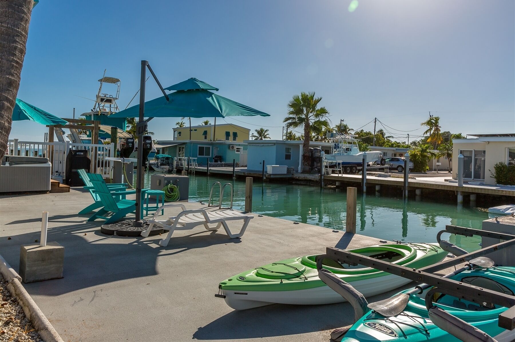 Seaside Cottage Adorable 1 bed 1 bath Home w/Jacuzzi & 50 ft of dockage with a