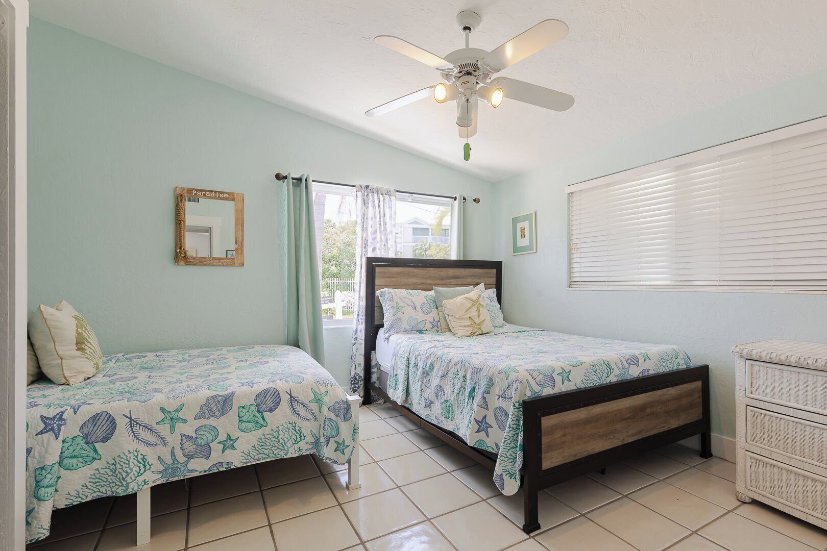 2 habitaciones, tabla de planchar con plancha y wifi gratis 