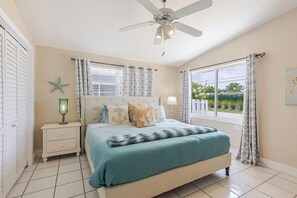 2 slaapkamers, een strijkplank/strijkijzer, gratis wifi, beddengoed