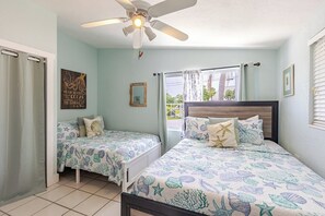 2 bedrooms, iron/ironing board, free WiFi, bed sheets